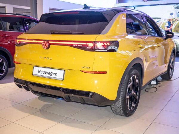 Volkswagen T-Roc R-Line 1.5 l eTSI OPF 7-Gang-Doppelkupplungsgetriebe DSG **12.200€ Preisvorteil** bild 3