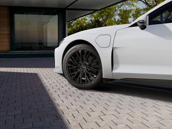 Audi e-tron GT Bestellfahrzeug NAVI*PANO*ACC*LED*OPTIK-SCHWARZ bild 6