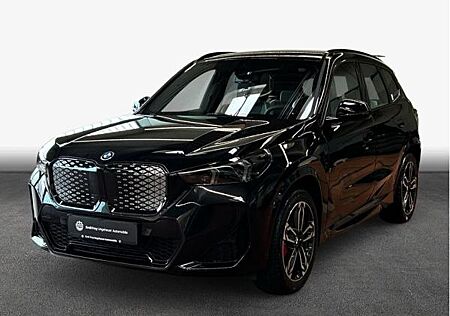 BMW iX1 eDrive20 M Sportpaket , 5-türig (Strom)