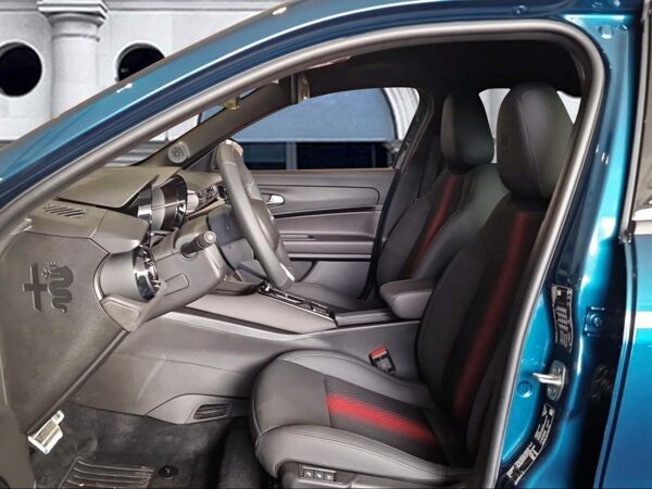 Alfa Romeo Junior Ibrida 1.2 MHEV VGT e-DCT6 TI*Technologie*Sofort verfügbar bild 3