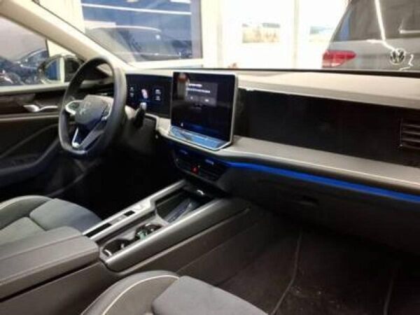 Volkswagen Passat Variant Business 1.5 eHybrid AHK/HuD/Navi bild 4