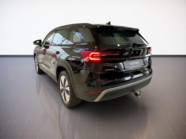 Skoda Kodiaq Selection 2.0TSI 4x4 LED.NAV.AHK.KAM.2xPDC.WIRELESS.AssistedD.DAB bild 5