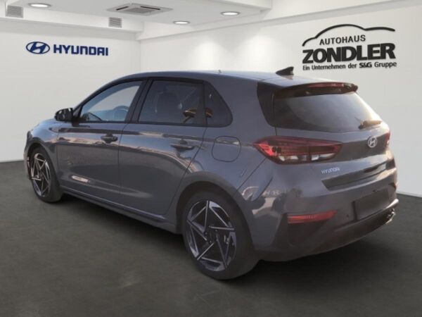 Hyundai i30 Mild-Hybrid 1.5 Turbo +48V N Line Panoramadach Sportpaket El. Panodach Navi Digitales Cockpit bild 4