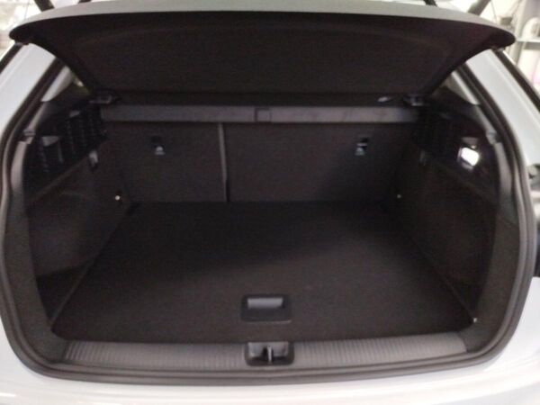 Audi Q2 35 TFSI advanced S tronic LED DAB VC PDC Sitzheizung bild 6