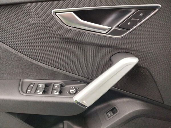 Audi Q2 35 TFSI S tronic S line Matrix-LED Navi DAB VC PDC Sitzheizung bild 7