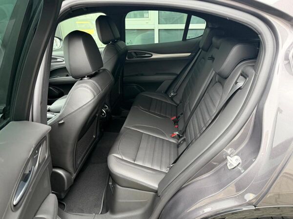 Alfa Romeo Stelvio 2.0 Turbo 16V Q4 AT Veloce Abholung Mannheim bild 7