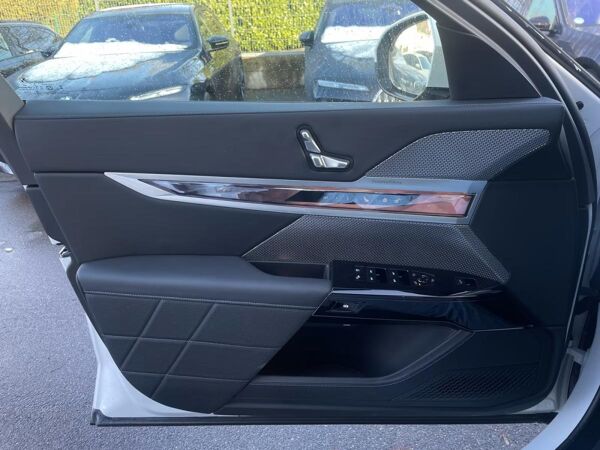 BMW i7 xDrive60 M Sport || UPE:171.000EUR Sky Lounge DrivingAssProf bild 4