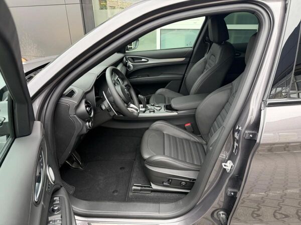 Alfa Romeo Stelvio 2.0 Turbo 16V Q4 AT Veloce Abholung Mannheim bild 5