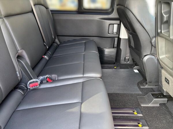 Hyundai STARIA 1.6 T-GDI Hybrid Prime Park Paket Automatik 9-Sitzer bild 5