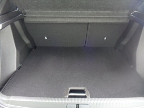 Peugeot 2008 Hybrid 145 e-DSC GT Exclusive Alcantara bild 6