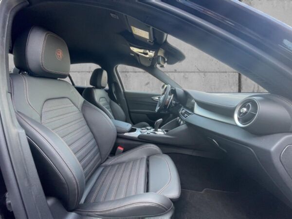Alfa Romeo Giulia Intensa Q4 2.0 PDC+KAMERA+CARPLAY+SHZ bild 6