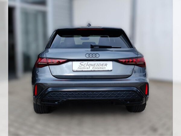 Audi A3 Sportback  S line 45 TFSIe 200 kW VOLL bild 5