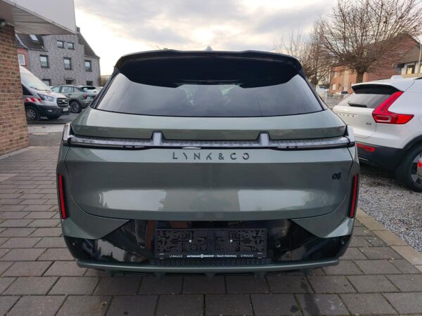 LYNK & Co 08 PHEV More ALLE FARBEN P bild 5
