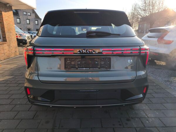 LYNK & Co 01 PHEV Core P bild 5