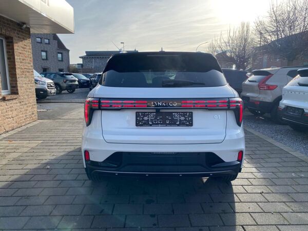 LYNK & Co 01 PHEV More ALLE FARBEN G bild 5