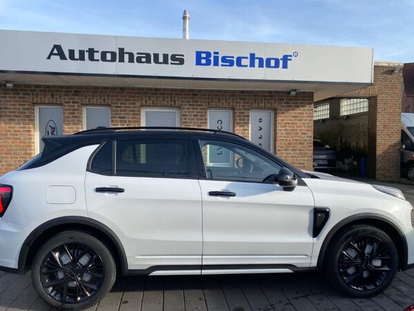 LYNK & Co 01 PHEV More ALLE FARBEN G bild 7