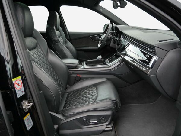 Audi SQ7 Pano*7Sitze*AHK*Stand*HuD*S-Sitze*Air*360° bild 4