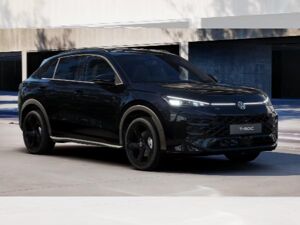 Volkswagen T-Roc R-Line 1.5 eTSI 150 PS DSG *BLACK STYLE*MATRIX*AHK*STDHZG*KEYLESS*KAMERA*50.620€* bild 1
