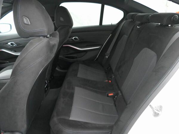 BMW 320 d Limo. "M Sport", Dri. Ass., Park. Ass. +., Keyless., HiFi., uvm. bild 4