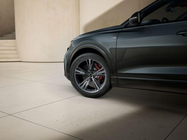 Audi Q8 TFSIe S line business 360 kW quattro bild 7