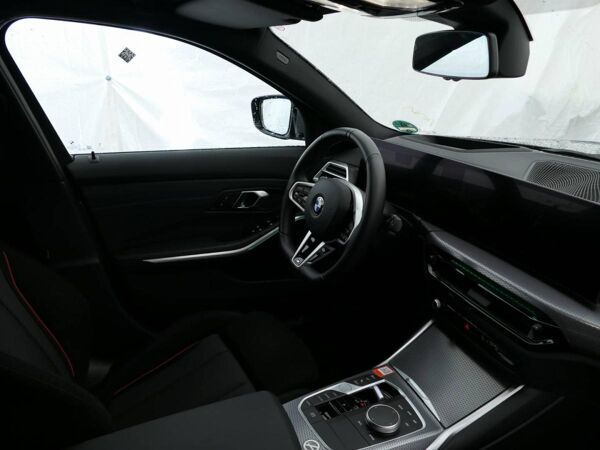 BMW 330 i xDr. Tour. "M Sport"  AHK, ACC, Parkass. +, LC Prof., uvm. bild 4