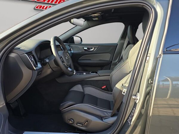 Volvo V60 T8 AWD Plus Dark+Lagom-Pak.+19 bild 5