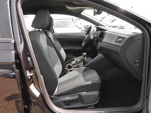 Volkswagen Polo R-Line 1,0 l TSI OPF 5-Gang IQ-DRIVE-NAVI-KAMERA-KEYLESS bild 6