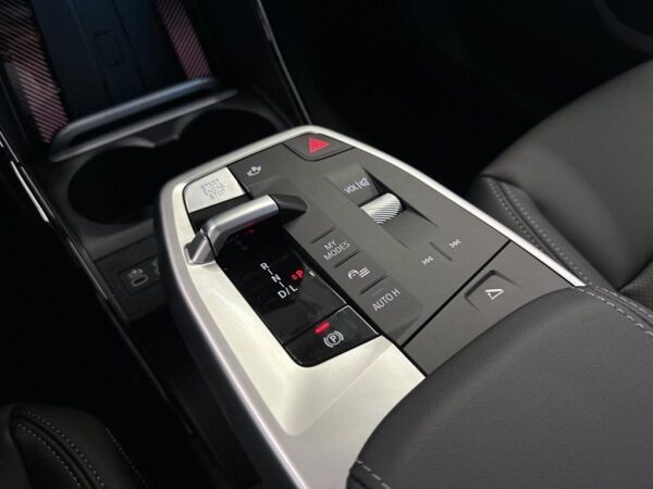 BMW 218 i Active Tourer LuxuryLine AHK HUD LED DAB bild 7