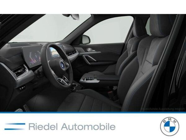 BMW iX1 eDrive20 M Sportpaket Panorama Head-Up AHK bild 3