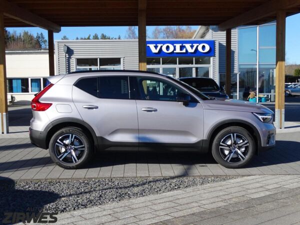 Volvo XC40 B4 Plus Dark bild 4