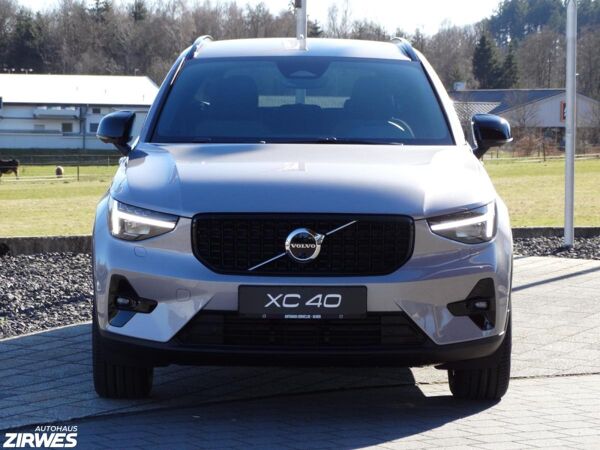 Volvo XC40 B4 Plus Dark bild 2