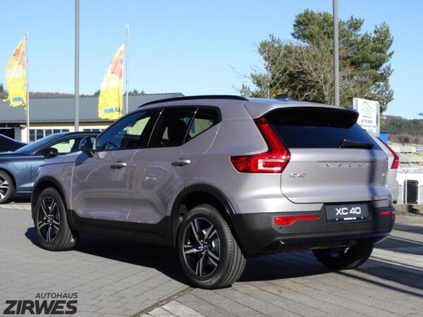 Volvo XC40 B4 Plus Dark bild 6