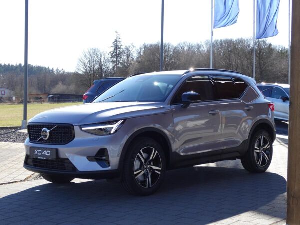 Volvo XC40 B4 Plus Dark bild 1