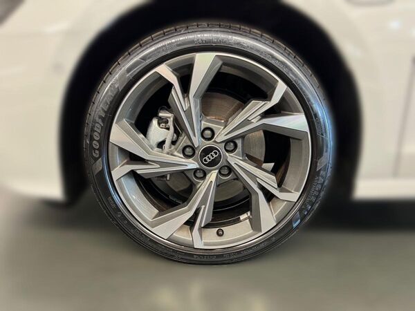 Audi A3 Sportback 40 TFSI e S tronic LED NAVI KAMERA bild 4