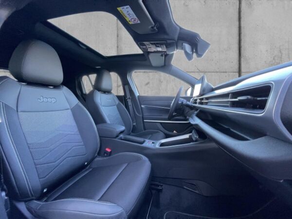 Jeep Avenger SUMMIT MHEV PANORAMA+CARLAY+SHZ+PDC+NAVI bild 6