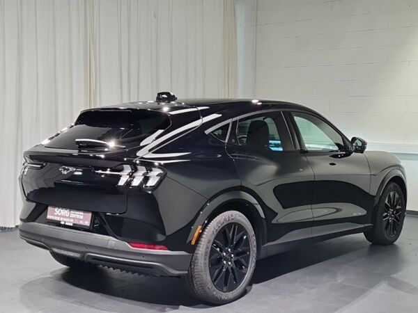 Ford Mustang Mach-E Premium 🔋 BEV ⚡ 88kWh 💥 Absolute-Black Met. ⚡ Technologie-Paket+ 💥 LMF19" schwarz bild 2