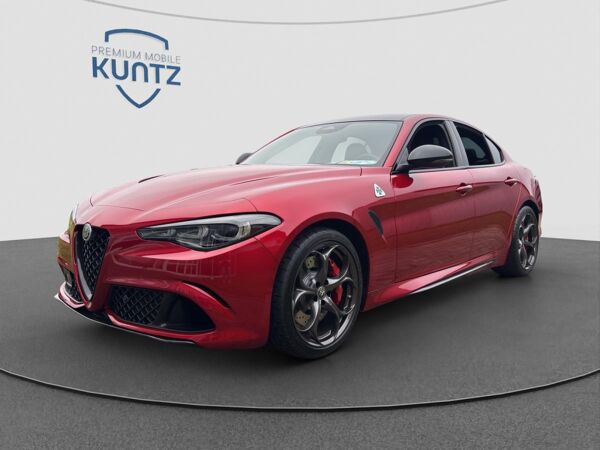 Alfa Romeo Giulia Quadrifoglio 2.9 V6 CARBON AKRAPOVIC bild 1