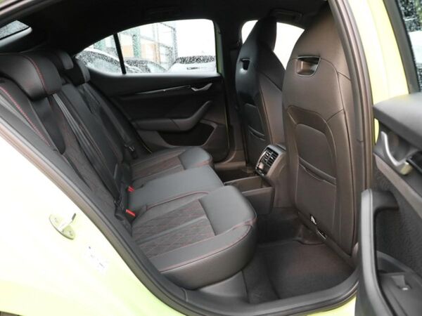 Skoda Octavia RS 2.0 TSI DSG "Sonderlack Pistachio-Grün" bild 5