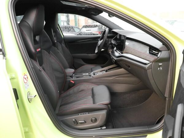 Skoda Octavia RS 2.0 TSI DSG "Sonderlack Pistachio-Grün" bild 4