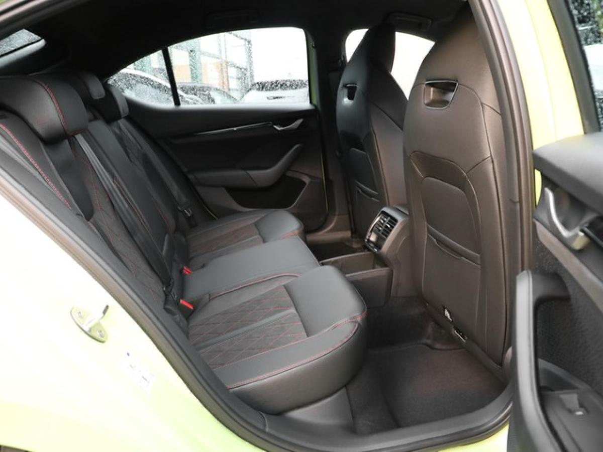 Skoda Octavia RS 2.0 TSI DSG "Sonderlack Pistachio-Grün" bild 5