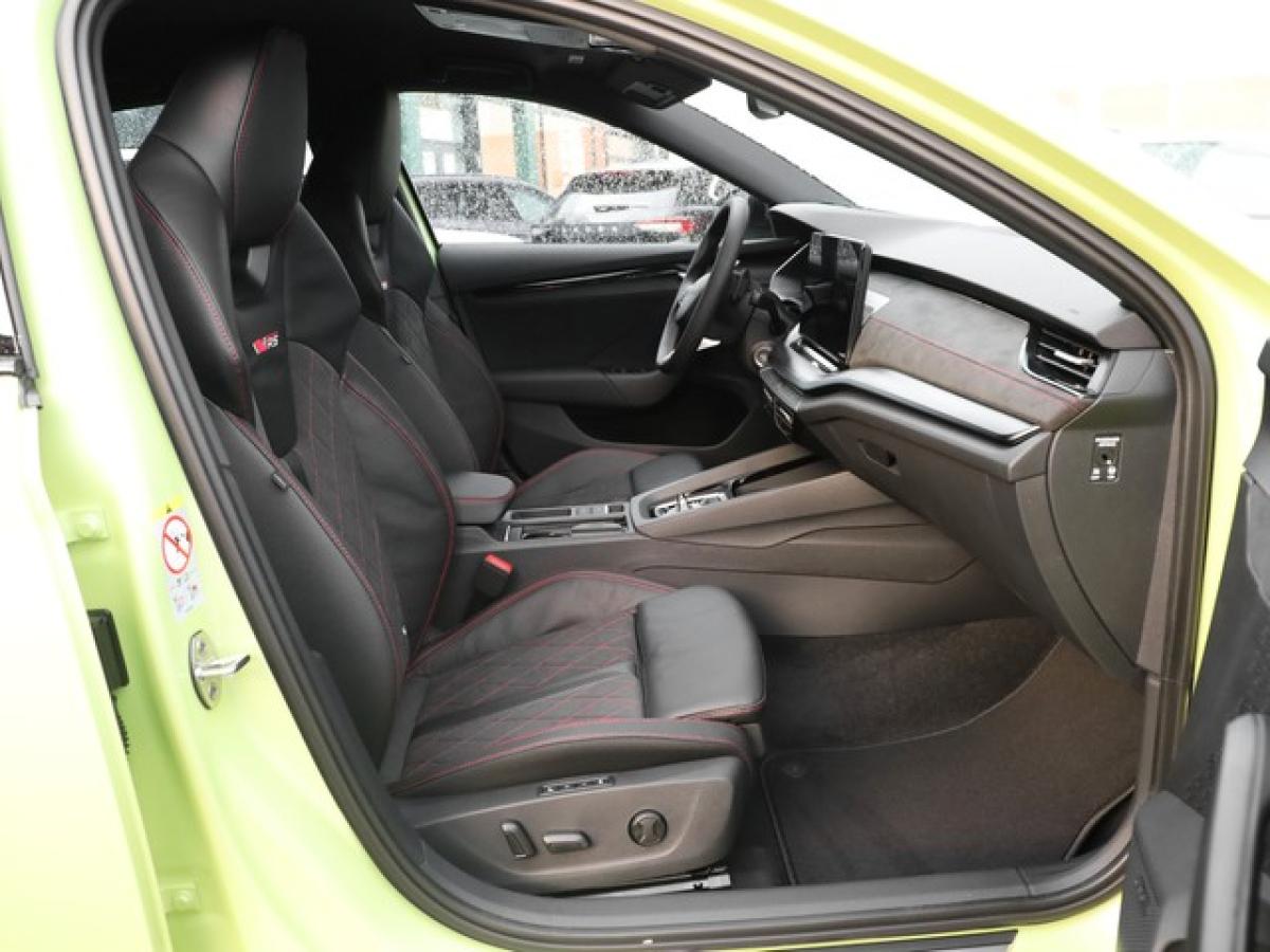 Skoda Octavia RS 2.0 TSI DSG "Sonderlack Pistachio-Grün" bild 4