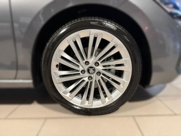 Skoda Superb Combi 2.0 TDI DSG Selection *AHK*19 ZOLL* bild 7