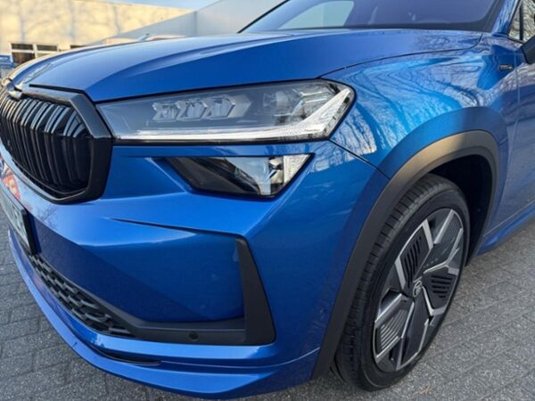 Skoda Kodiaq 2.0 TDI DSG 4x4 Sportline *AHK*PANORAMA* bild 6