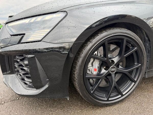 Audi RS3 RS 3 Limousine TFSI S tronic Dynamikpaket+ Keramik Matrix Rückfahrk. bild 7