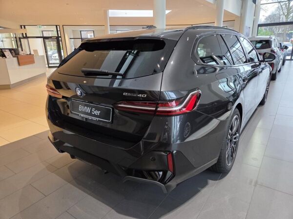 BMW i5 eDrive40 Touring || M Sport Pano Head-Up 360 bild 2