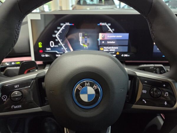BMW i5 eDrive40 Touring || M Sport Pano Head-Up 360 bild 7