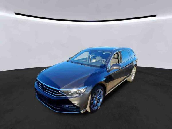 Volkswagen Passat 💥Variant Elegance💥 4Motion 2.0 TDI DSG 💥 Pano ACC Navi Rear View DAB+ AHK Standhzg MFL Digital Cockp bild