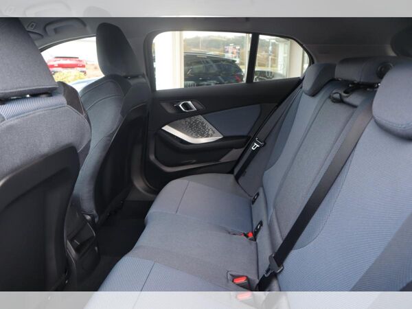 BMW 116 i M-Sport Design/Sportsitz/DrivingAss./RFK/Versicherung für 49€ mtl. mögl.!!! bild 6
