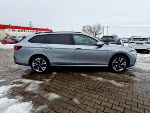 Skoda Superb Combi 2.0 TDI Selection DSG Matrix AHK Na bild 6