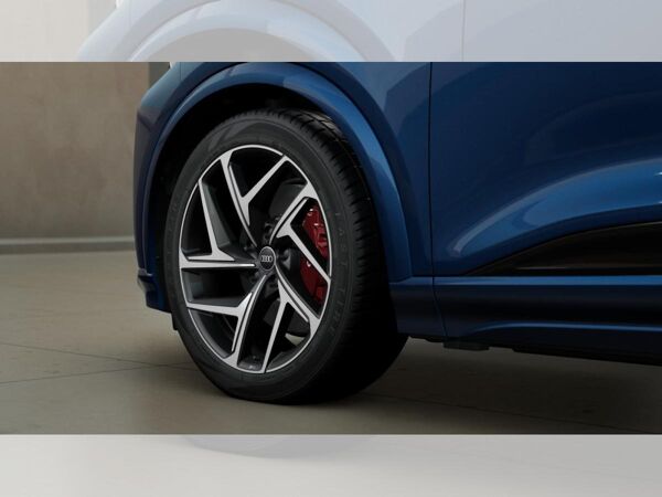 Audi SQ6 e-tron quattro edition one AHK Pano HuD bild 6